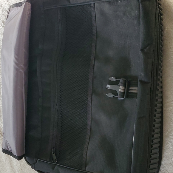 Tragus - Picture 6 of 9